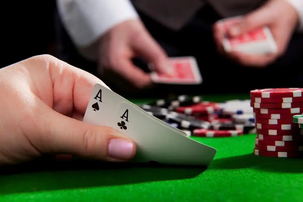 Tim dukungan pelanggan tersedia 24/7 Pusat dukungan pelanggan pejuang jitu